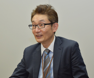 頻繁に更新されるクラウド型サービスへの対応に苦労するも課題解決&業務効率化を実現