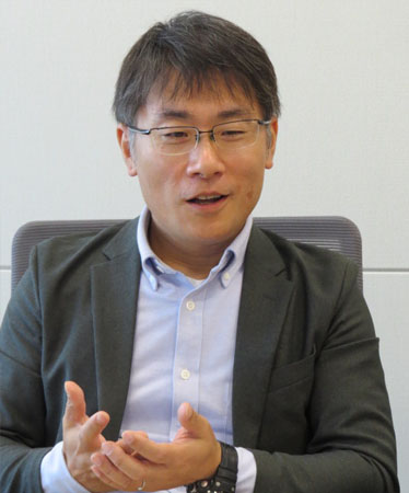 働き方改革」の一環としてフリーアドレス化や社内システム連携とともにNotesからのOffice365移行を実施